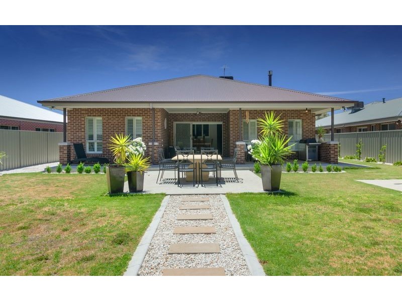 34 Oxford Drive, Thurgoona NSW 2640