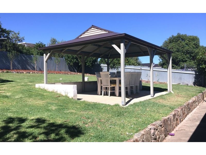 323 Weidner Crescent, East Albury NSW 2640