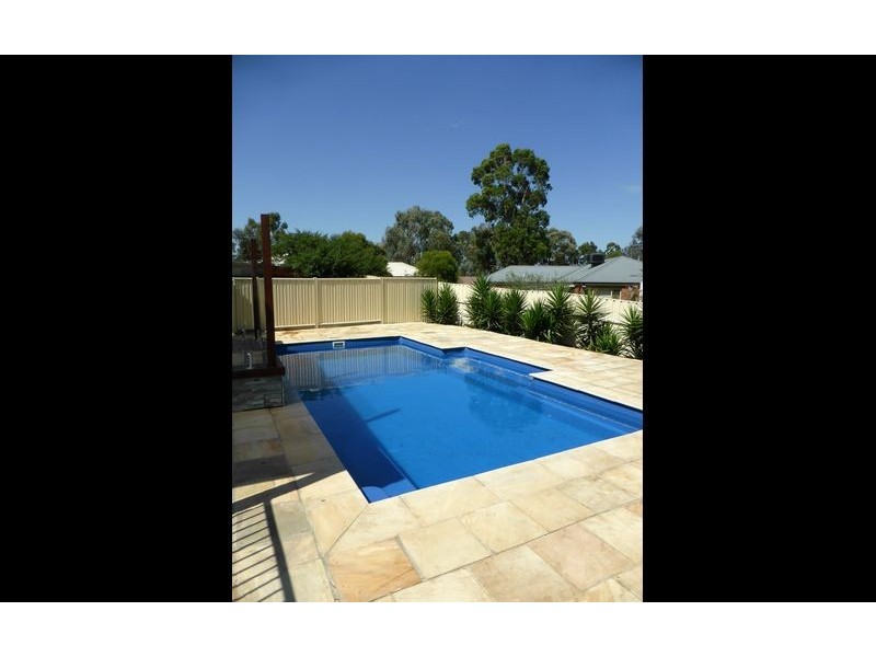 4 Mahogany Court, Thurgoona NSW 2640