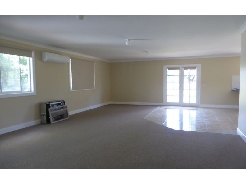 96 Pell Street, Howlong NSW 2643