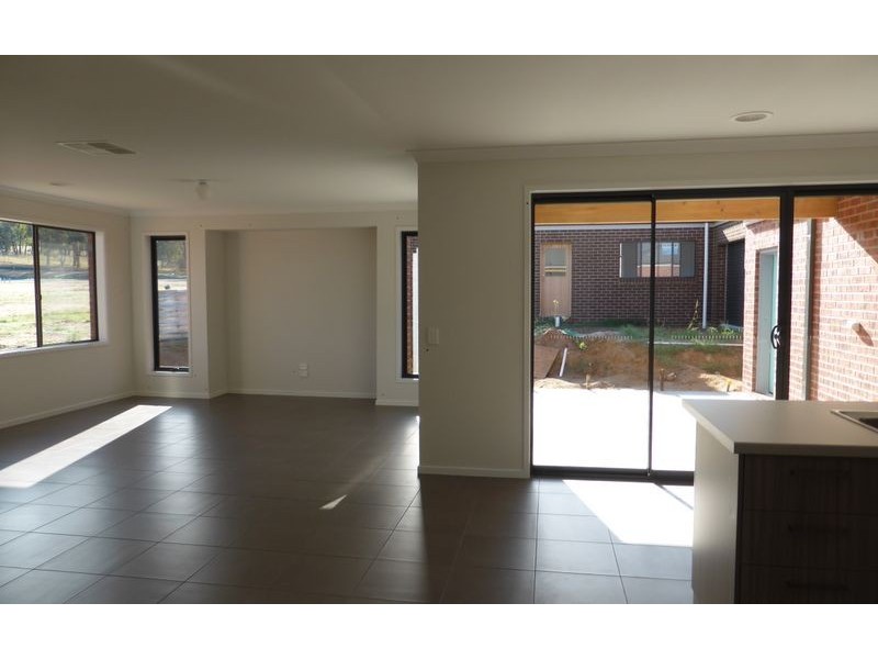 15 Pioneer Place, Thurgoona NSW 2640