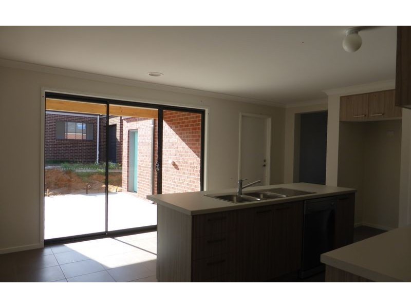 15 Pioneer Place, Thurgoona NSW 2640