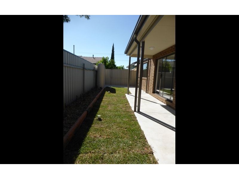 380 Elton Court, Lavington NSW 2641