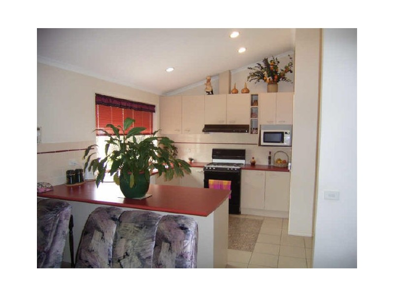 15 Sarson Road, Lavington NSW 2641