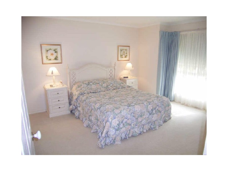 15 Sarson Road, Lavington NSW 2641