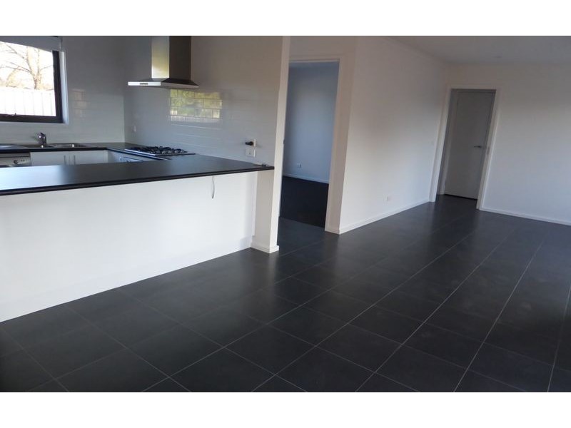 2/1043 Corella Street, North Albury NSW 2640