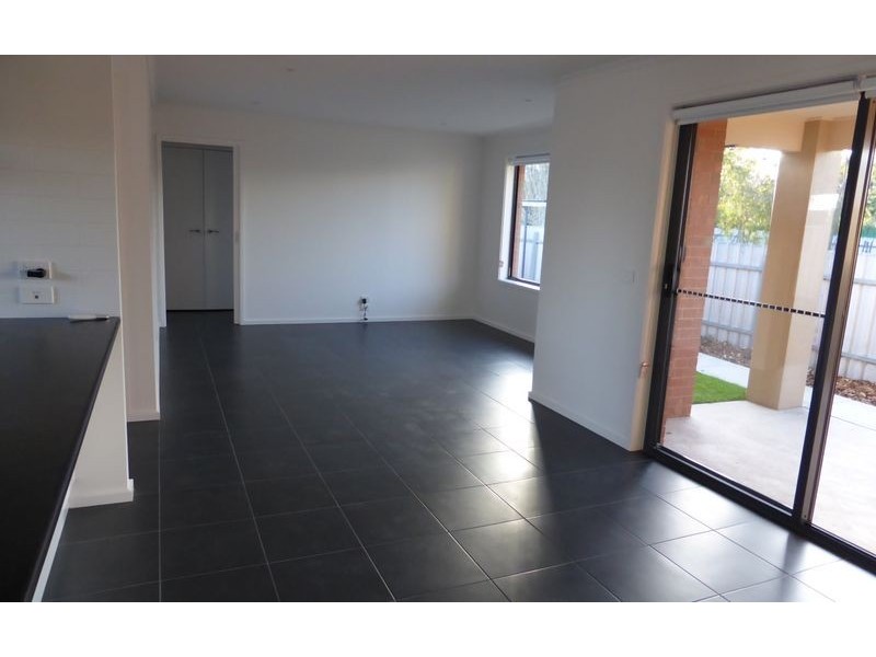 2/1043 Corella Street, North Albury NSW 2640