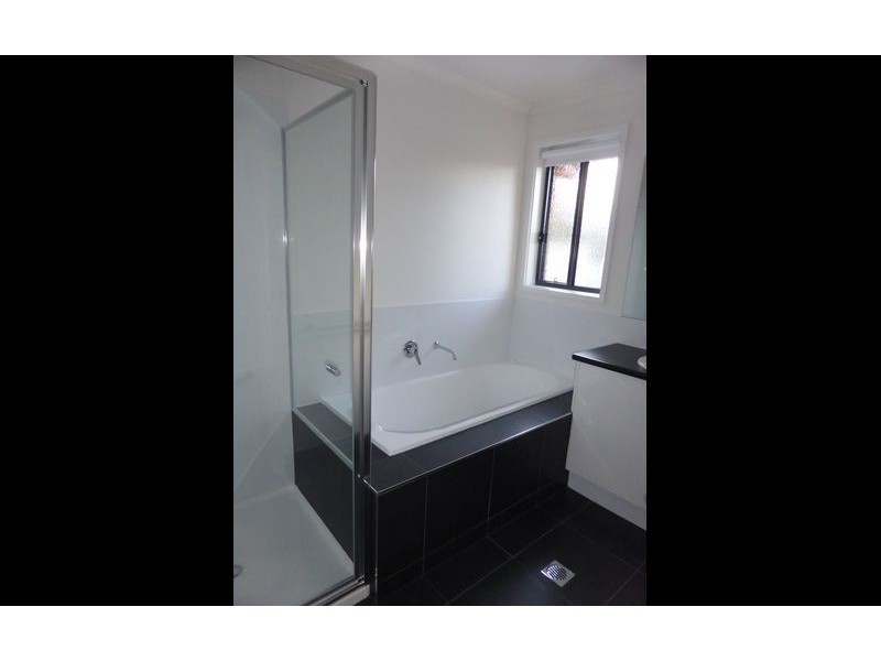 2/1043 Corella Street, North Albury NSW 2640