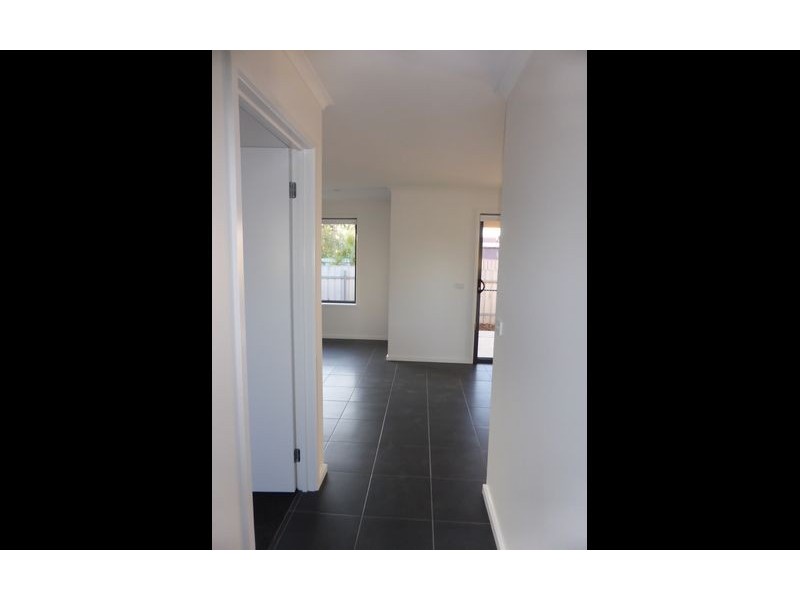 2/1043 Corella Street, North Albury NSW 2640