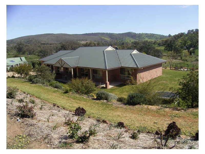 868 Pearsall Street, Lavington NSW 2641