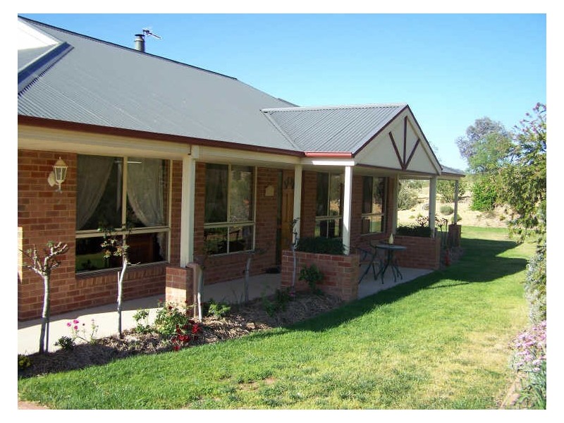 868 Pearsall Street, Lavington NSW 2641