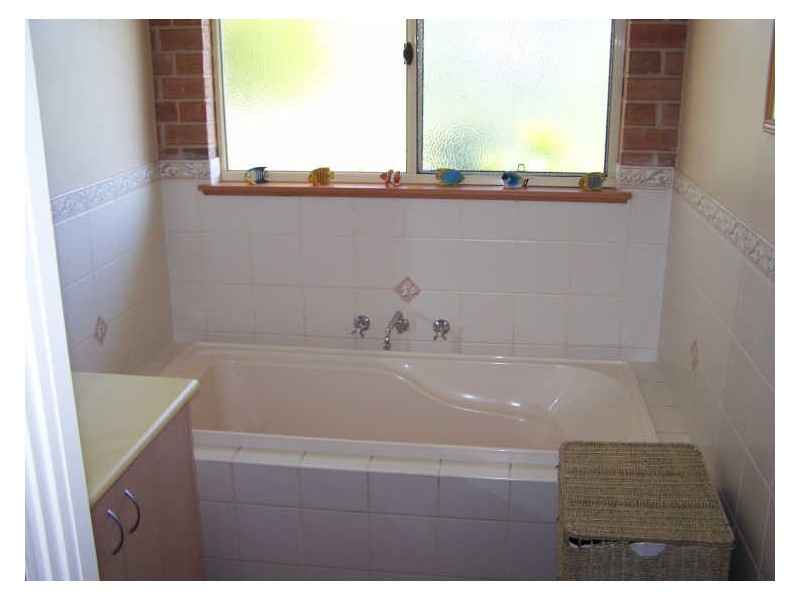 868 Pearsall Street, Lavington NSW 2641