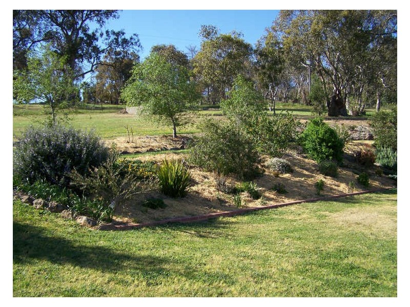 868 Pearsall Street, Lavington NSW 2641
