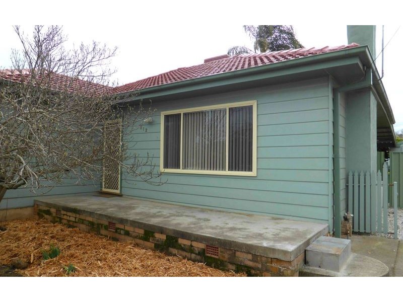 512 Murphy Street, Lavington NSW 2641