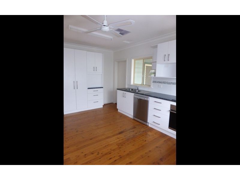 512 Murphy Street, Lavington NSW 2641