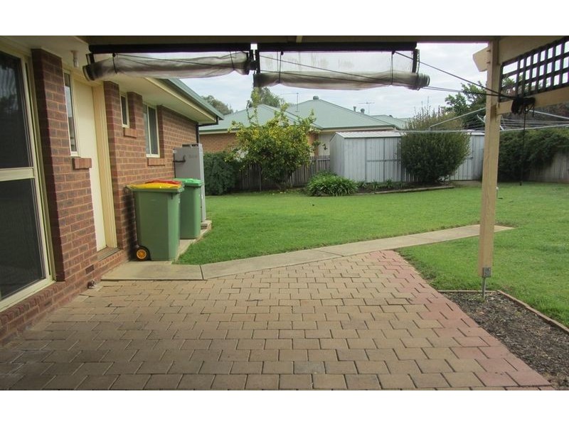 1 Denny Court, Thurgoona NSW 2640