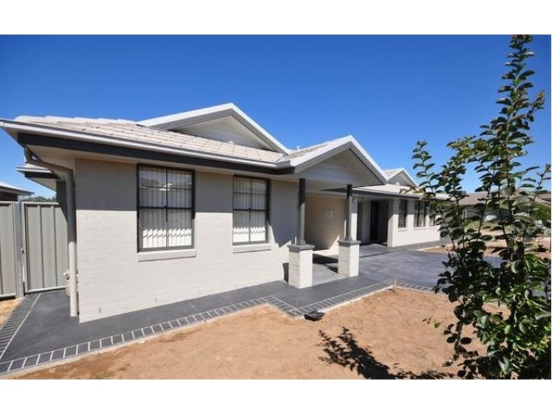 1/11 Swallow Street, Thurgoona NSW 2640
