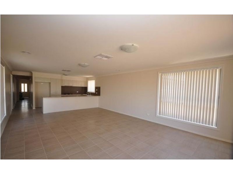 1/11 Swallow Street, Thurgoona NSW 2640