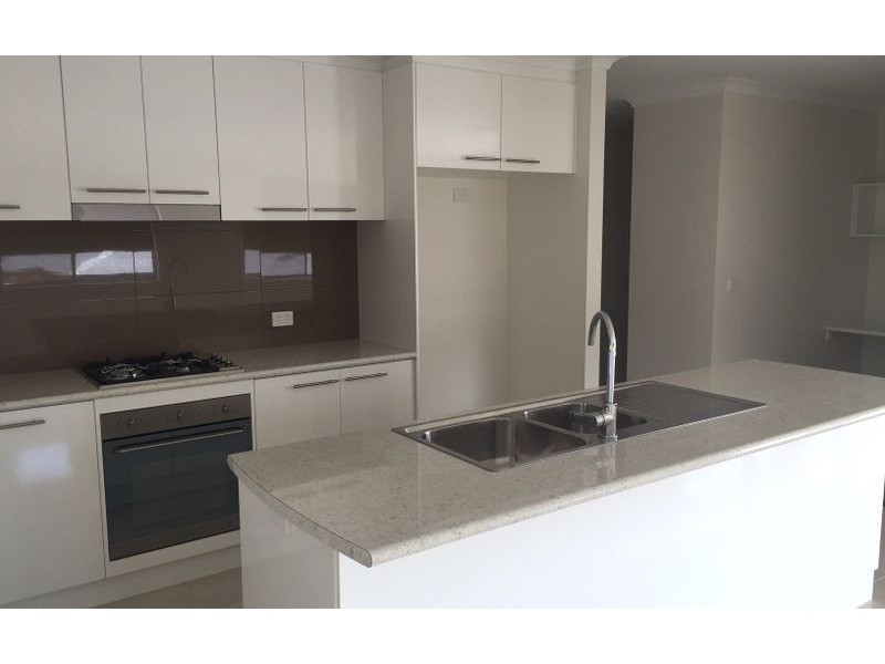 43 Felstead Circuit, Thurgoona NSW 2640