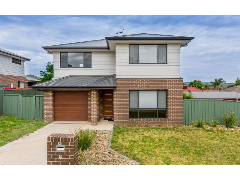 2/2 Honeysuckle Street, Thurgoona NSW 2640