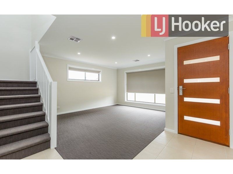 2/2 Honeysuckle Street, Thurgoona NSW 2640