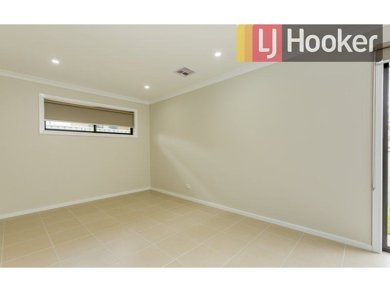 2/2 Honeysuckle Street, Thurgoona NSW 2640