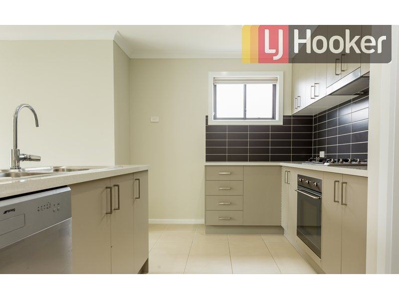 2/2 Honeysuckle Street, Thurgoona NSW 2640