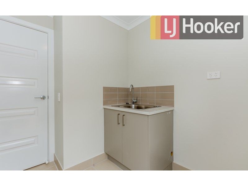 2/2 Honeysuckle Street, Thurgoona NSW 2640