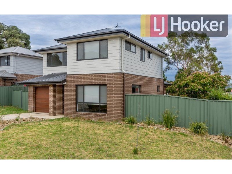 2/2 Honeysuckle Street, Thurgoona NSW 2640