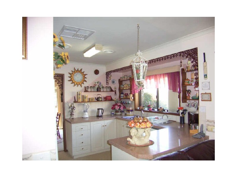 377 Poplar Drive, Lavington NSW 2641