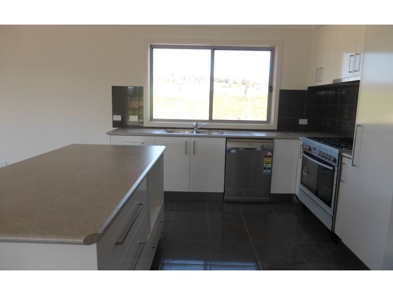 4 Pembroke Crescent, Wodonga VIC 3690