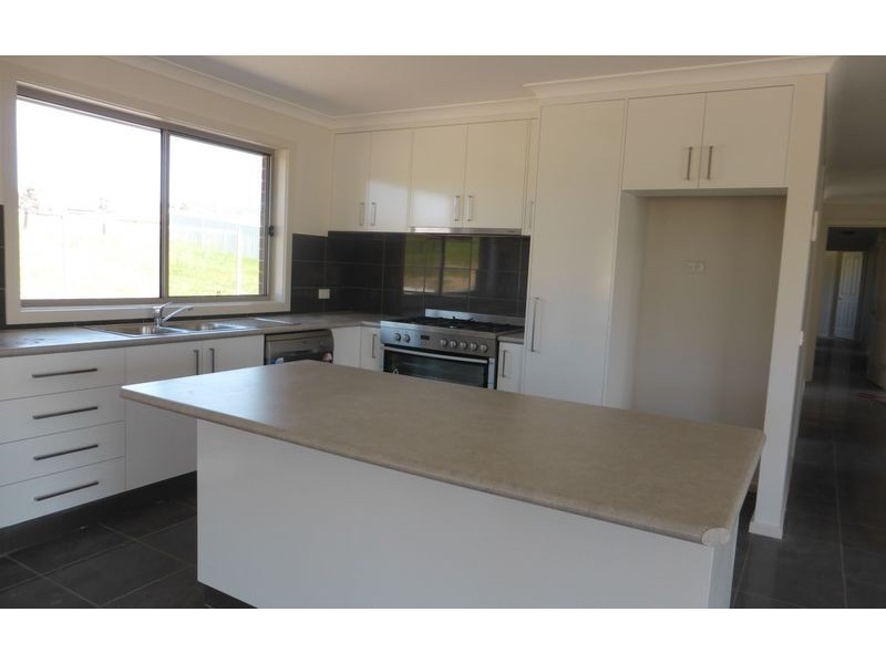 4 Pembroke Crescent, Wodonga VIC 3690