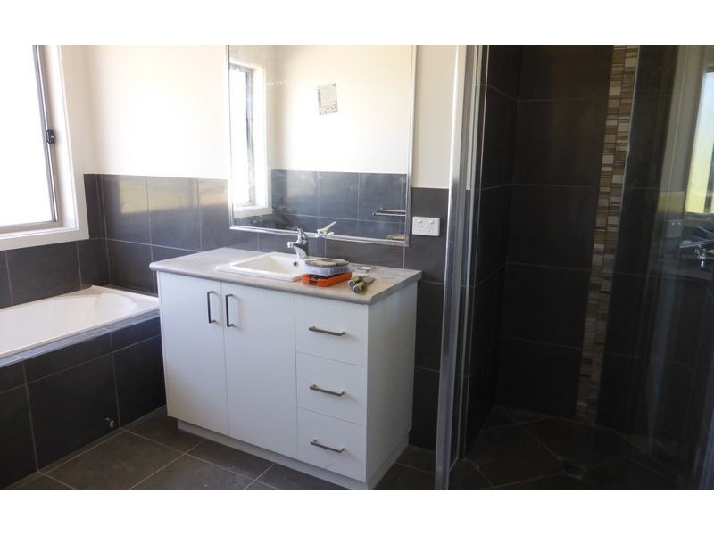 4 Pembroke Crescent, Wodonga VIC 3690