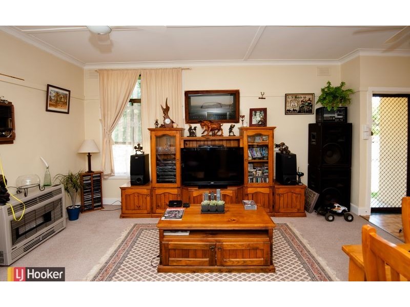 484 Danes Street, Lavington NSW 2641