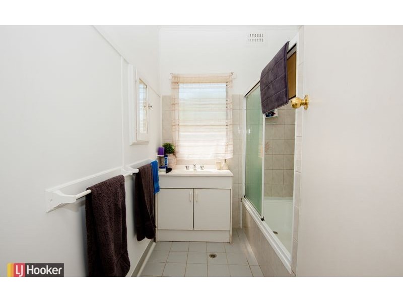 484 Danes Street, Lavington NSW 2641