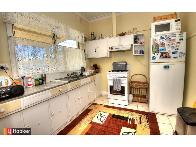 484 Danes Street, Lavington NSW 2641