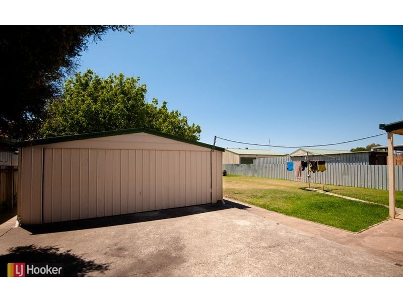 484 Danes Street, Lavington NSW 2641