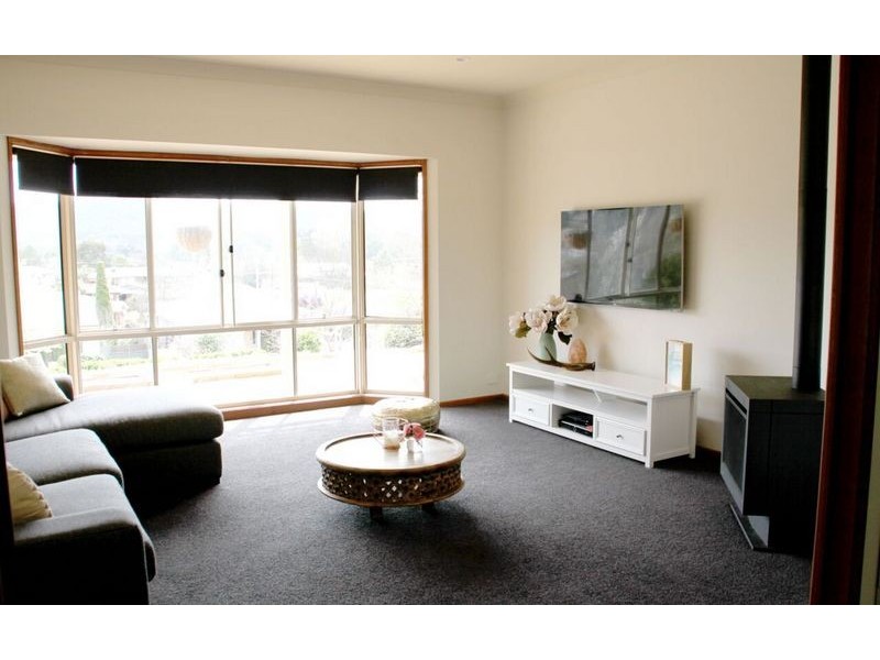 15 Orchard Way, Lavington NSW 2641