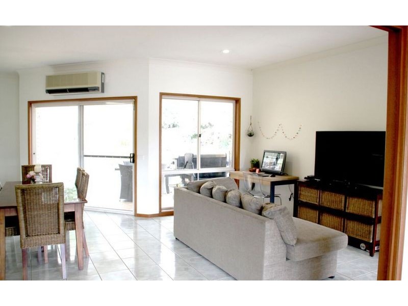 15 Orchard Way, Lavington NSW 2641