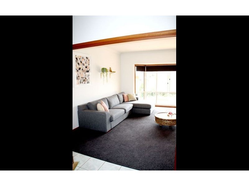 15 Orchard Way, Lavington NSW 2641