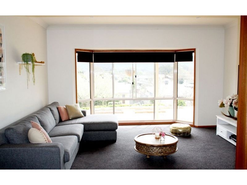 15 Orchard Way, Lavington NSW 2641
