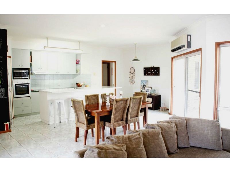 15 Orchard Way, Lavington NSW 2641