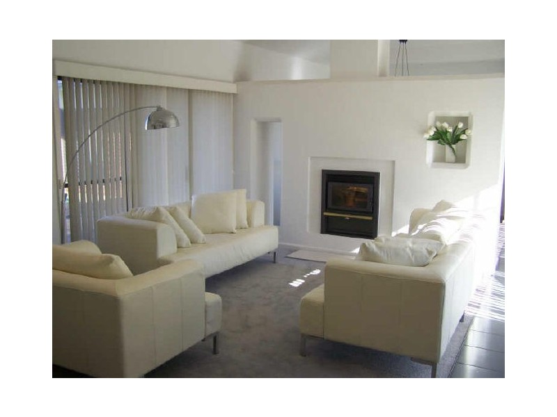 8 Gordon Grove, North Albury NSW 2640
