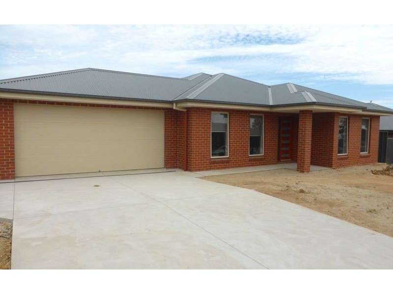 22 Pioneer Place, Thurgoona NSW 2640