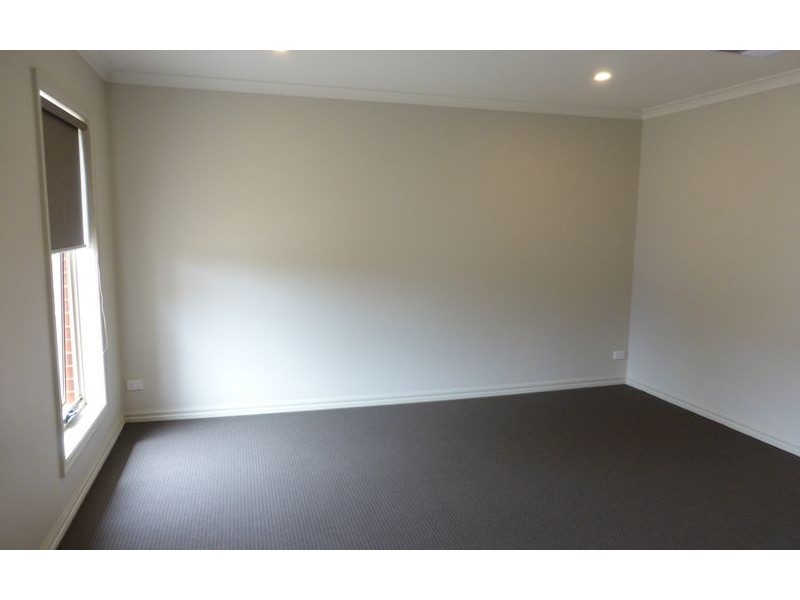 22 Pioneer Place, Thurgoona NSW 2640