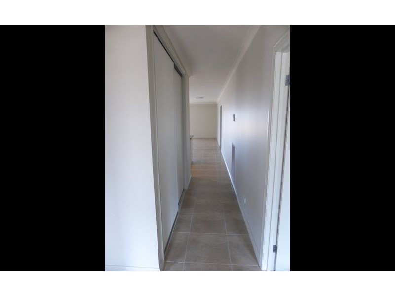 22 Pioneer Place, Thurgoona NSW 2640