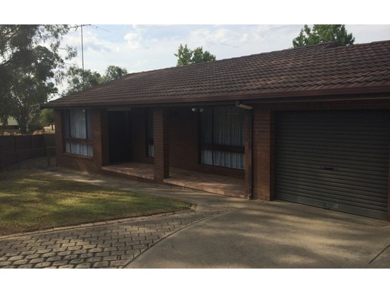 2/735 Harris Court, Lavington NSW 2641