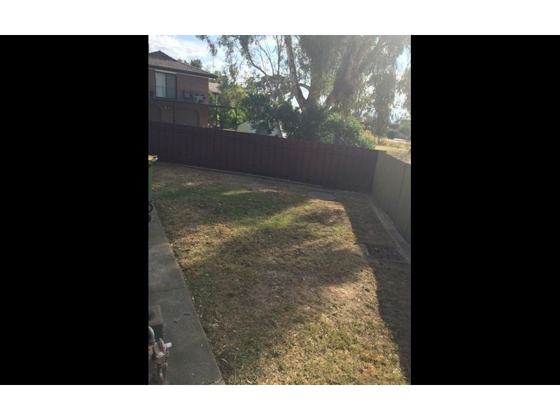 2/735 Harris Court, Lavington NSW 2641