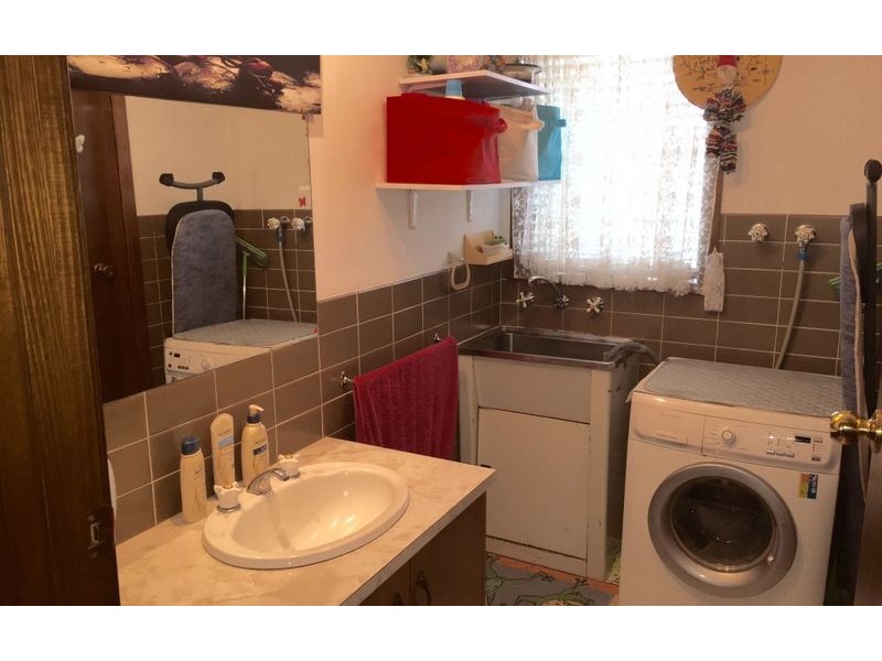 2/467 Kemp Street, Lavington NSW 2641