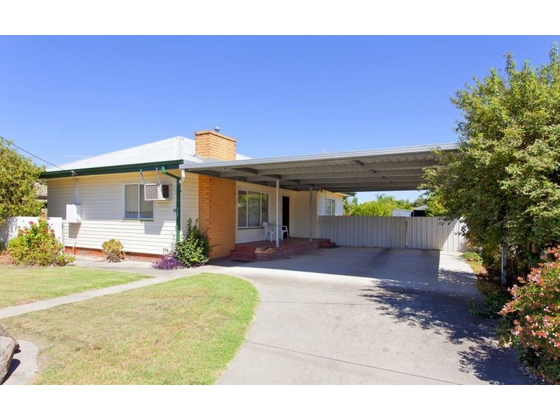 515 Kemp Street, Lavington NSW 2641